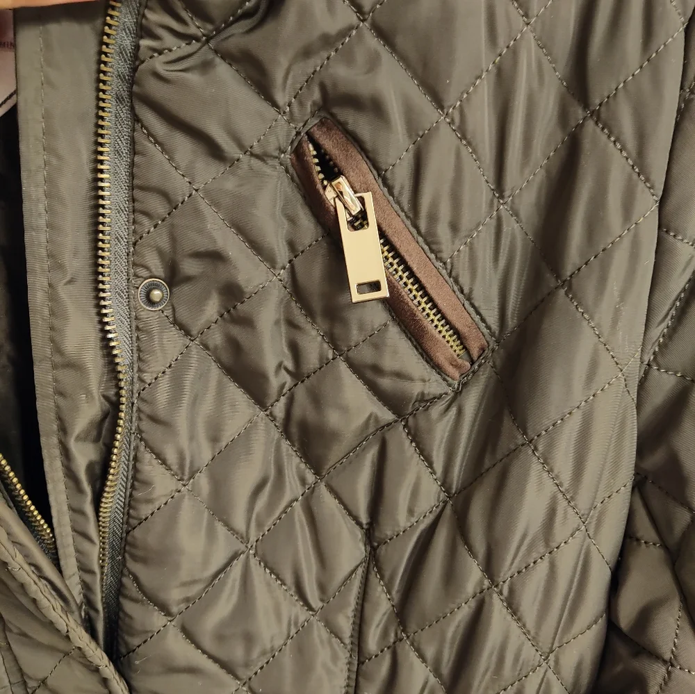 Quilted Long Puffer Jacket in Olive - Picture 3 of 6